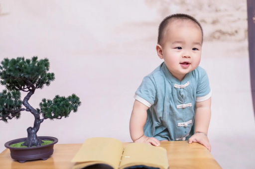 西双版纳宝宝多大可以吃辅食